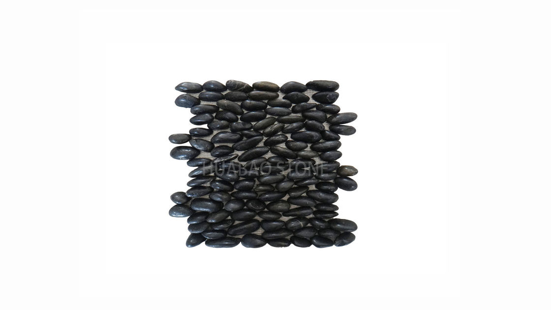 Black Natural Pebble Shower Floor Polished Finish Smooth Touch With Round Sides